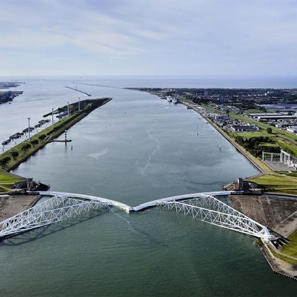 Luchtfoto Maeslantkering
