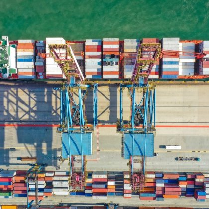 Containerschip in haven
