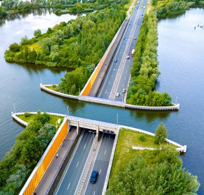 Luchtfoto Aquaduct Veluwemeer in Harderwijk
