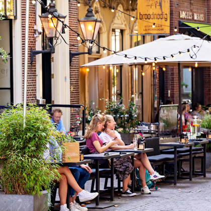 Terrasjes aan de Mariaplaats in Utrecht